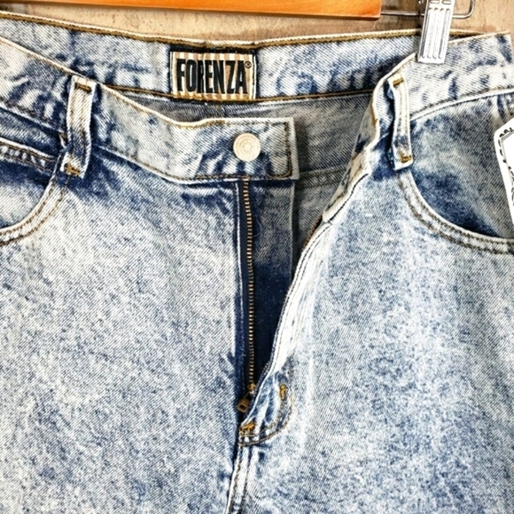 FORENZA Acid Wash High Waist Relaxed Fit Jeans Size 10 Average - Picture 3 of 9